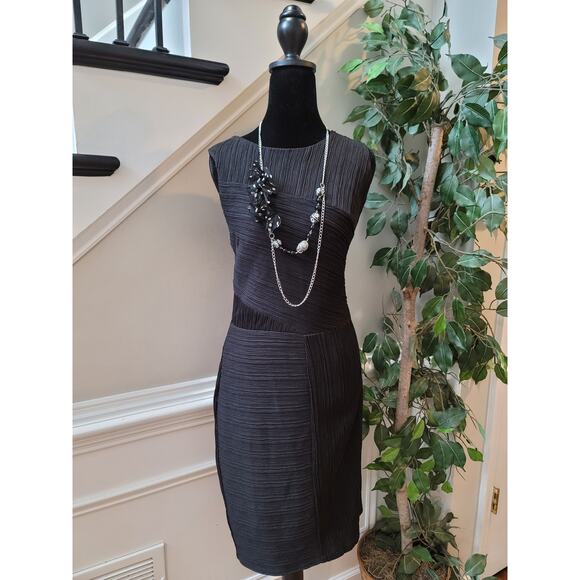 Cato Dresses & Skirts - CATO Pleated Dress Women's Medium Black Sleeveless Round Neck Shift Dress